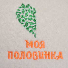 Набор банный в коробке (2 шапки), вышивка в ассортименте