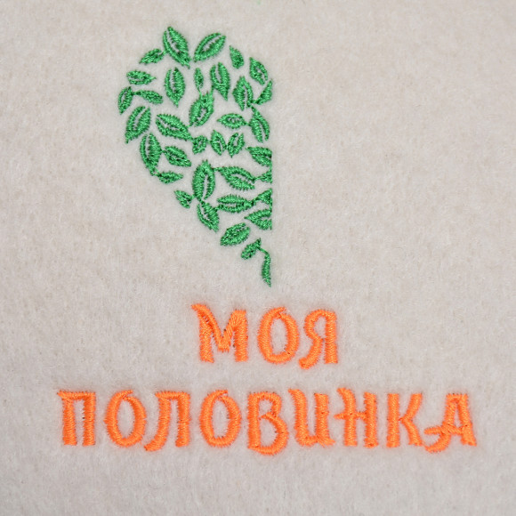 Набор банный в коробке (2 шапки), вышивка в ассортименте